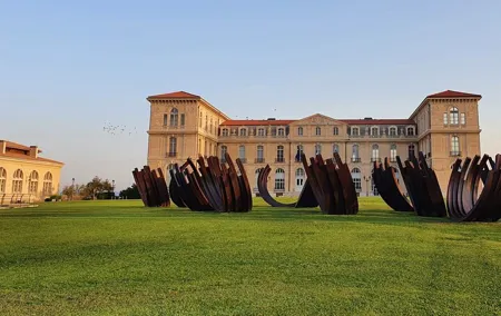 Marseille Cruise Port Excursion with a Luxury Van