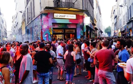 Course julien world's coolest district & Noailles Exotic market