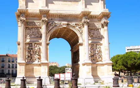 Self-Guided Scavenger Hunt: Marseille Sights By The Sea