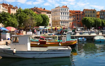 La Ciotat Cinema & Nature Half Day Trip from Marseille