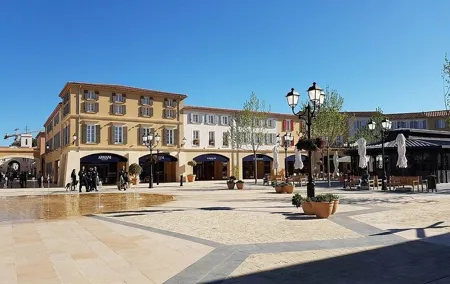 Private Transfer from Marseille to Provence Designer Outlet