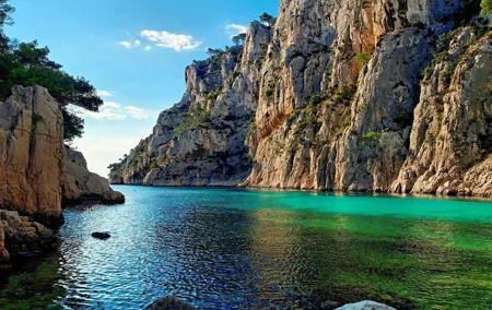 Aix en Provence and Cassis full day private tour