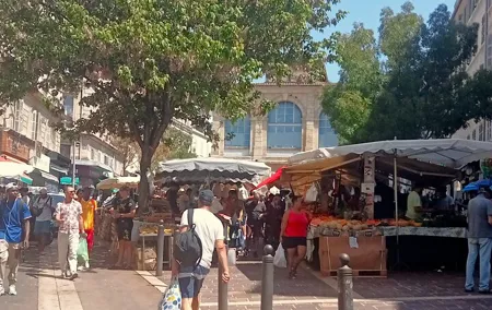 Visit to Pieds DE Marseille Noailles echoes of Here and Elsewhere