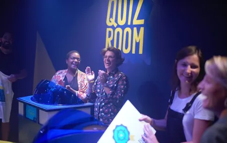 Private Quiz Game Session in Marseille