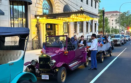 Public or Private DC Moonlight Tour by E-Cart or Vintage Car