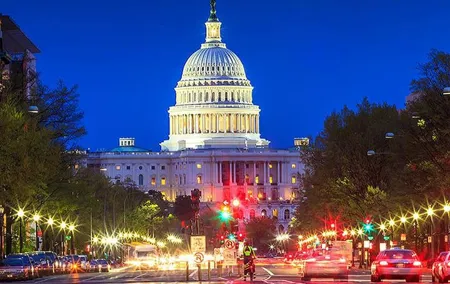 Private Night-Time Monuments Tour of DC for up to 10 Guests