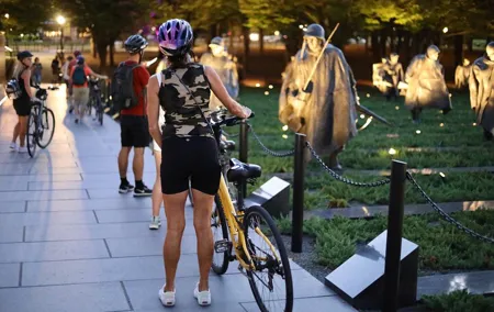 Washington DC Sites at Night Guided Bicycle Tour