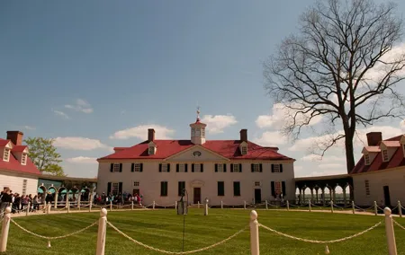 Mount Vernon Guided Walking and Bus Tour