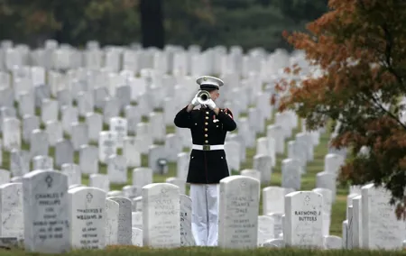 Arlington Cemetery: Heroes and History Tour with Local Guide