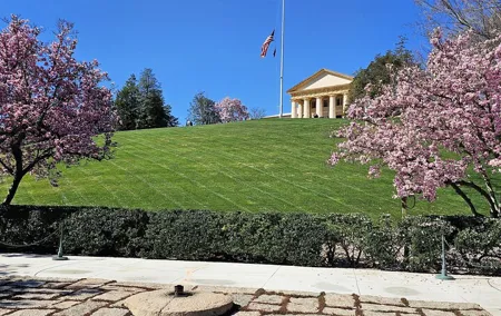 Visit Arlington National Cemetery with one of DC's best guides!