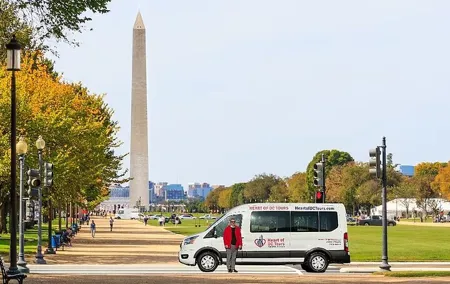 4-Hr DC Monuments Small Group Sightseeing Guided Tour