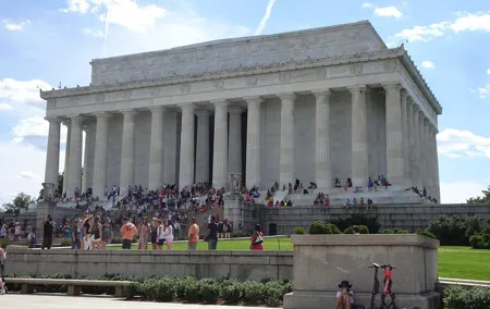 Washington DC Monuments self-guided walking tour & scavenger hunt