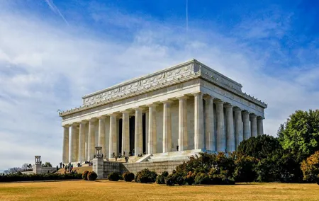Washington, D.C.: Monuments & Memories History Walking Tour
