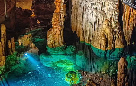 Luray Caverns Private Round Trip Transfer By Luxury Vehicle