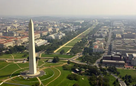 Private 4-hour Best of Washington Tour at night with private driver and guide