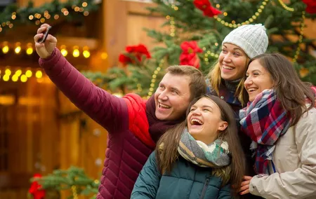 Celebrate with a Holiday Scavenger Hunt in Washington DC with Holly Jolly Hunt