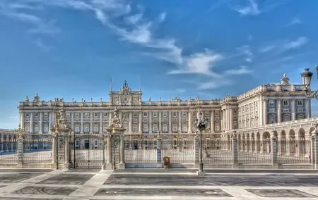 Skip the Line Royal Palace Madrid Exclusive Guided Tour