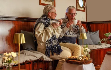 Mulled Wine On The Rocks Berlin Cruise