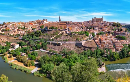Toledo Day Trip from Madrid with Synagogue, Wine and Tapas