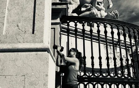 Cinematic Street Photography Experience in Madrid