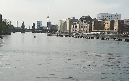 Private Walk Berlin Tour Guides (Din EN15565) 1 up to 10 people